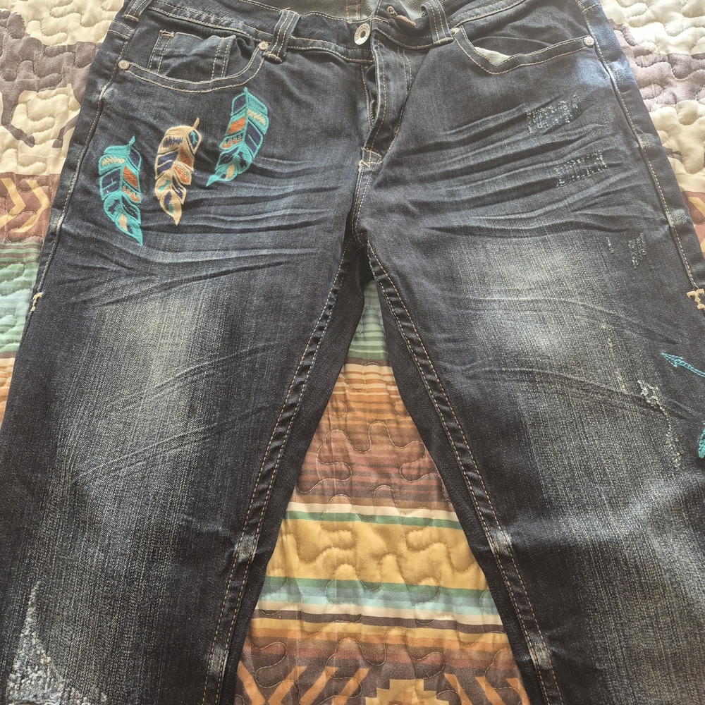 Stylish Black Jeans with Feather Embroidery